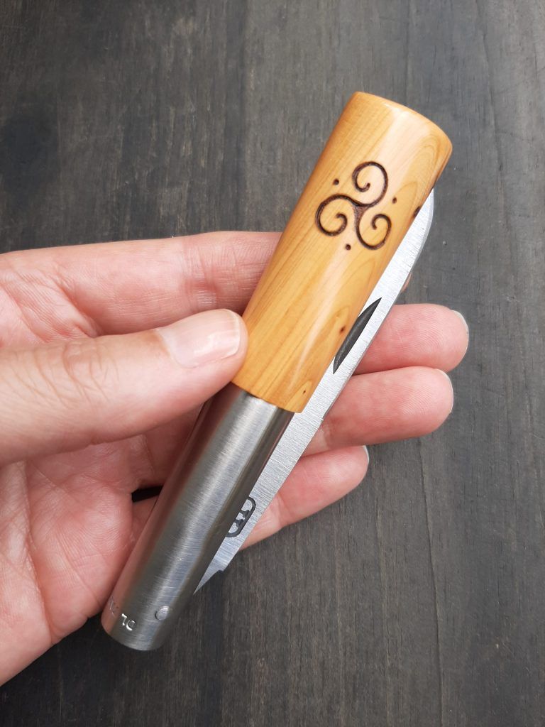 Lavirola DL Navaja tejo PR9 personalizada triskel