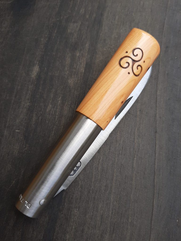 Lavirola DL Navaja tejo PR9 personalizada triskel