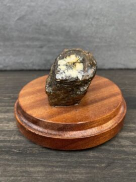 Lavirola Quiastolita base